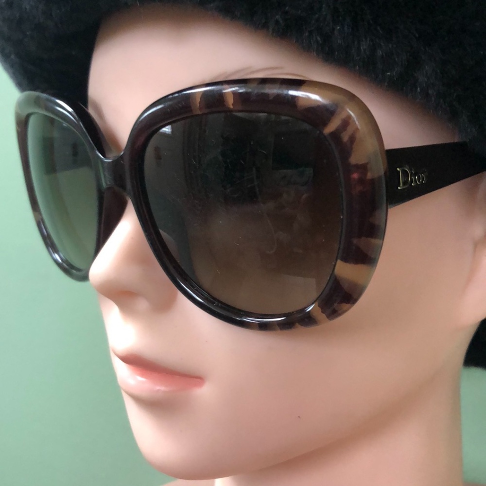 Dior Oversized Sunglasses - Picture 5 of 12